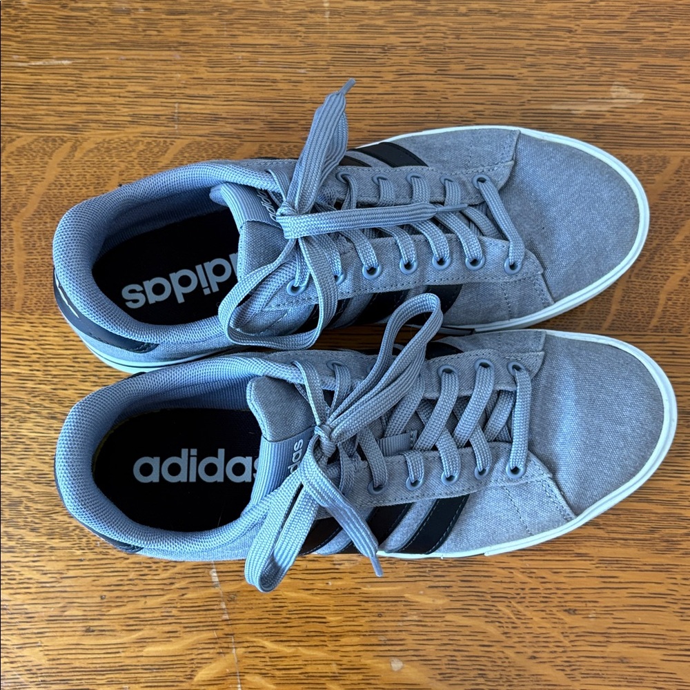 Adidas Daily 4.0 Unisex Gray Black Low Profile Casual Sneaker Lace Up 7.5 or 9 - Picture 4 of 13